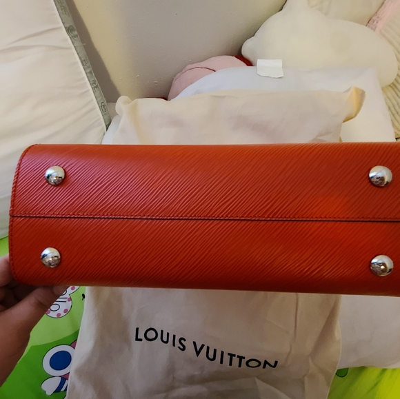Louis vuitton TWIST TOTE - Picture 5 of 11